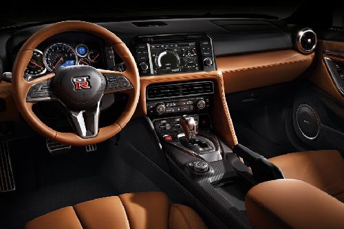 Dashboard View of GT-R(2017-2020)