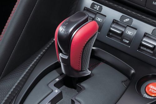 نيسان GT-R Nismo Gear Shifter