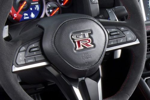 نيسان GT-R Nismo Multi Function Steering