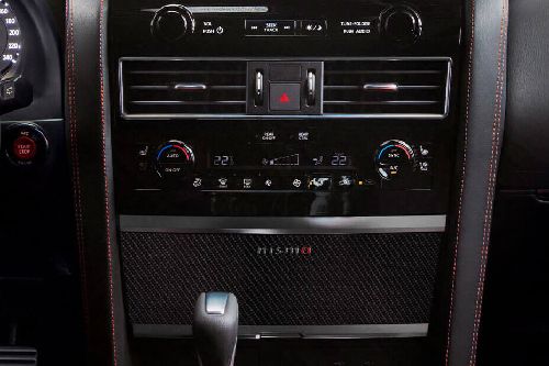 Front AC Controls of Nissan Patrol Nismo