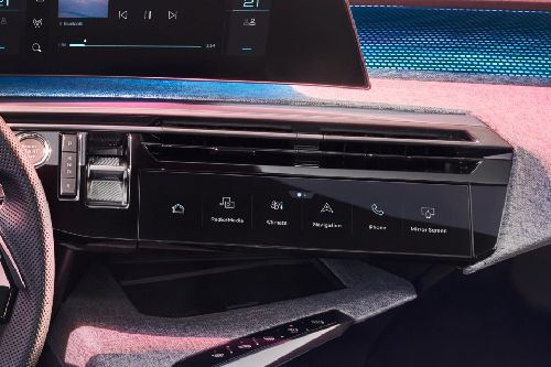 Front AC Controls of بيجو 3008