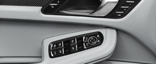 Porsche Macan S Drivers Side In Side Door Controls