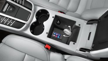 Power Accessories Outlet View of بورش Macan S Diesel
