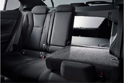 Folding Seats of سوبارو دبليو آر إكس