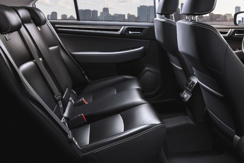 سوبارو Legacy Rear Seats