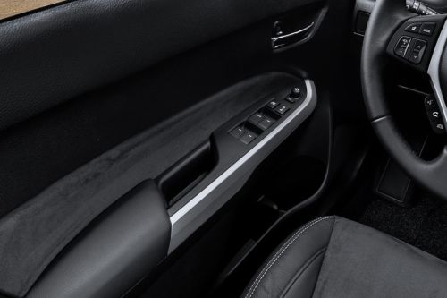 Suzuki Vitara Drivers Side In Side Door Controls