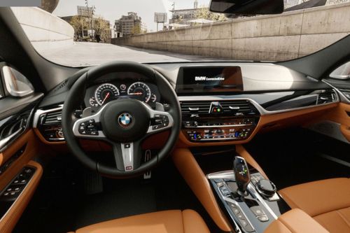 Dashboard View of 6 Series Gran Turismo