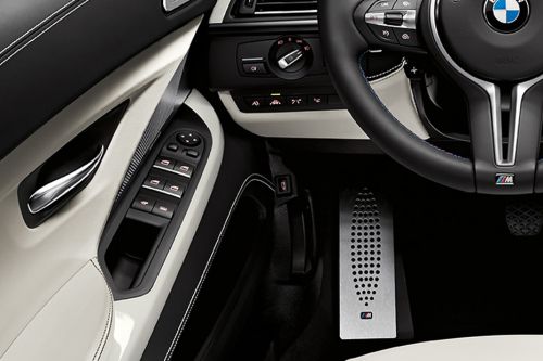 بي إم دبليو M6 Convertible Drivers Side In Side Door Controls