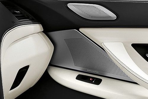 Speakers View of بي إم دبليو M6 Convertible