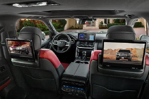 Rear Seat Entertainment of Toyota Land Cruiser 300