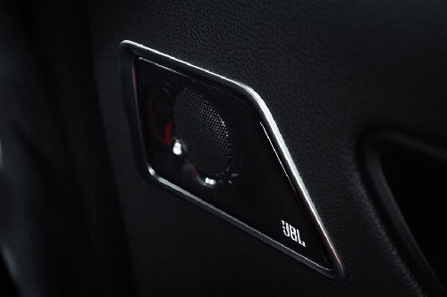 Speakers View of Toyota Land Cruiser 300