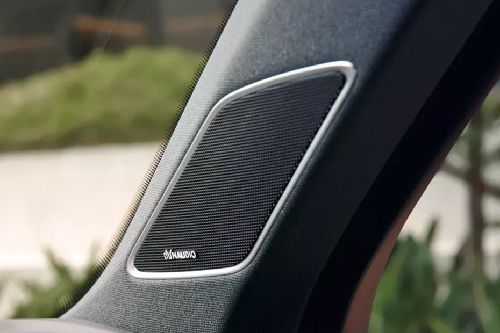 Speakers View of Volkswagen Touareg