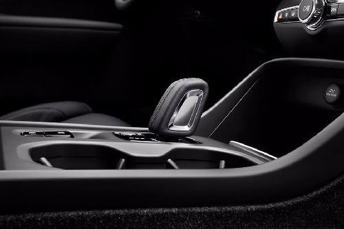 XC40 Cup Holder Side View