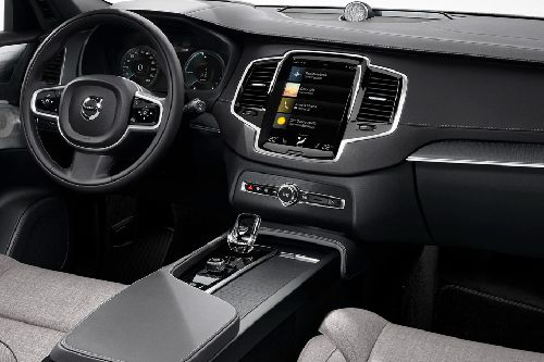 Dashboard View of XC90 Recharge