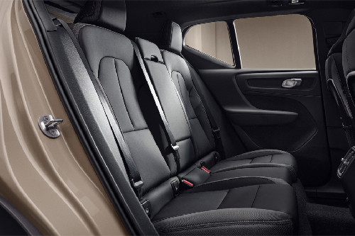 فولفو إي إكس 40 Rear Seats