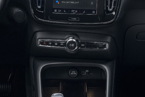 Front AC Controls of Volvo EC40