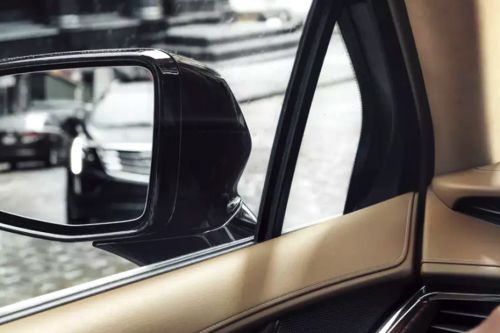 Cadillac XT5 (2021-2023) Passengers View