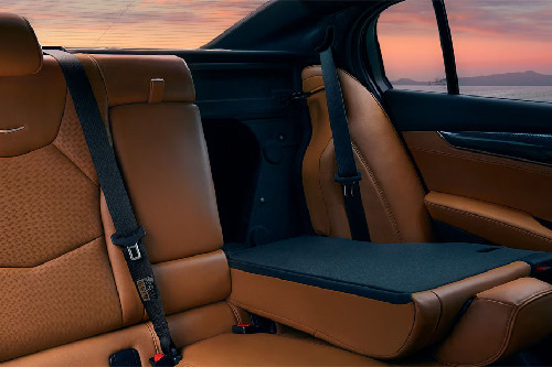 Folding Seats of كاديلاك سي تي 5 