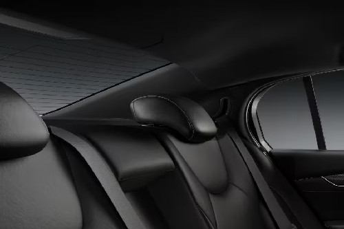 سي تي 5 في Rear Seat Head rest