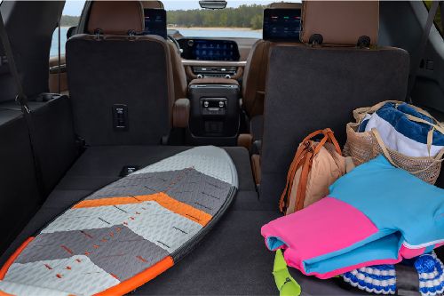 Folding Seats of Chevrolet Suburban 2025