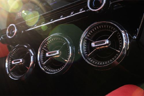 Front AC Controls of Chevrolet Blazer EV
