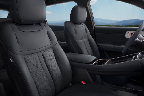 كابتيفا بي إتش إي في Front Seats