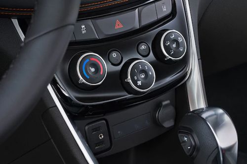 Side AC Controls of Chevrolet Trax