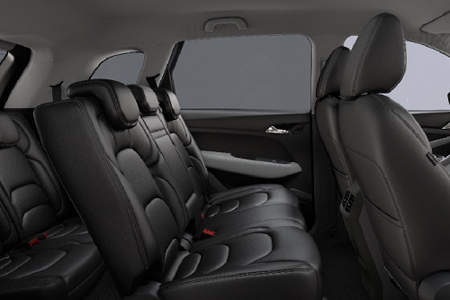 Chevrolet Captiva Front And Rear Seats Together