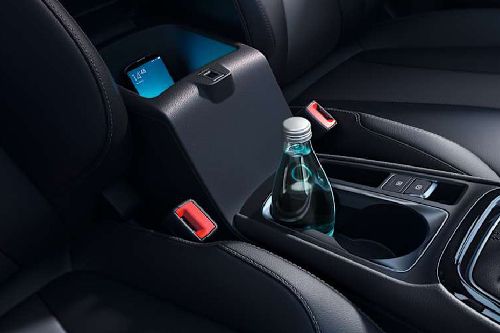 5 (2023-2024) Cup Holders