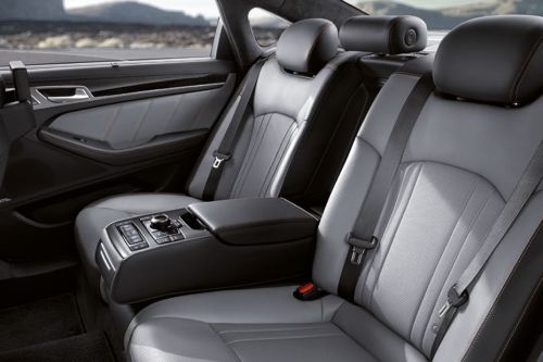 جينيسيس G80 SPORT Rear Seats