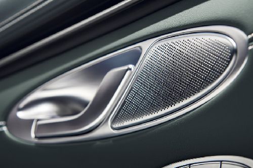 Speakers View of جينيسيس EV GV 70
