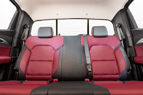ماكسيوس تي 70 برو Rear Seats