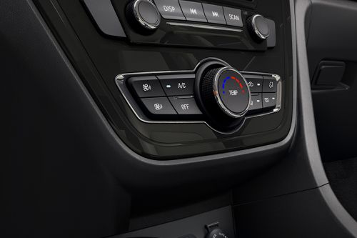 Front AC Controls of شانجان ALSVIN V7
