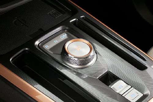 Center Controls of هافال جوليون