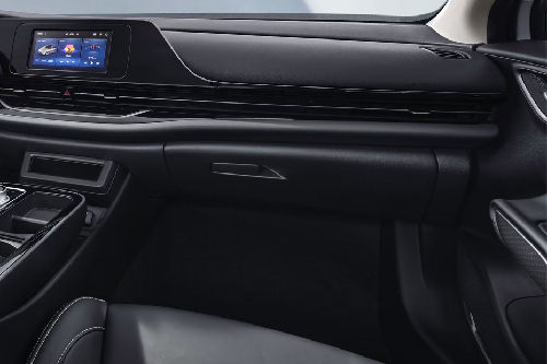 جي أي سي آيون إي إس Glove Box