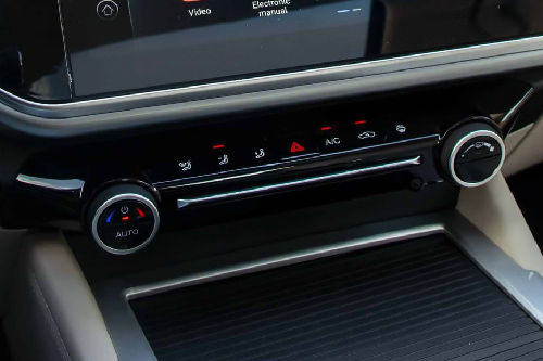 Front AC Controls of Chery Arrizo 6 Pro