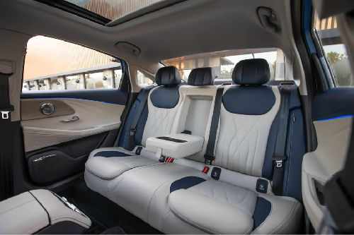 شيري أريزو 8 برو Rear Seats