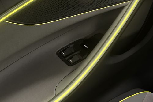 ماكلارين أرتورا Drivers Side In Side Door Controls